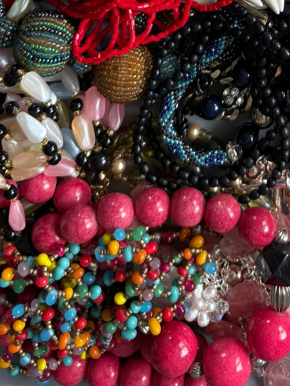 BUNDLE of 45 NECKLACES (4lbs) Tshotchke to Resale Beads Galore - Picture 3 of 5